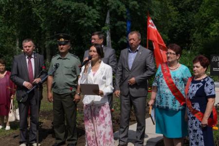 В городе Можга открыли первый в Удмуртии памятник детям войны