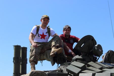 Целься под яблочко! Уральские коммунисты приняли участие в военно-спортивной игре