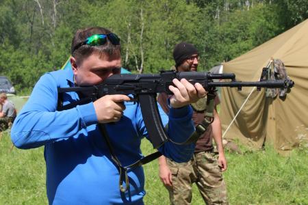 Целься под яблочко! Уральские коммунисты приняли участие в военно-спортивной игре