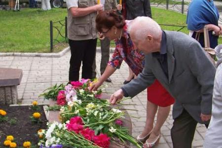 В Орле прошли акции КПРФ в честь Дня Русского языка