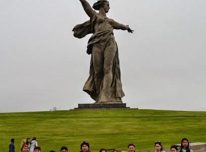 Коммунисты Калмыкии организовали для детей экскурсию по местам Сталинградской битвы
