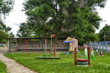 Республика Калмыкия. Коммунисты передали в дар детскому саду новый телевизор