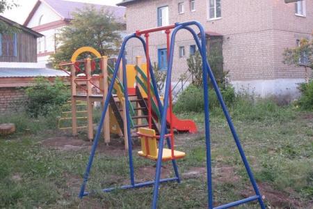Нижегородская область. Денис Вороненков подарил детям Сергача детскую площадку