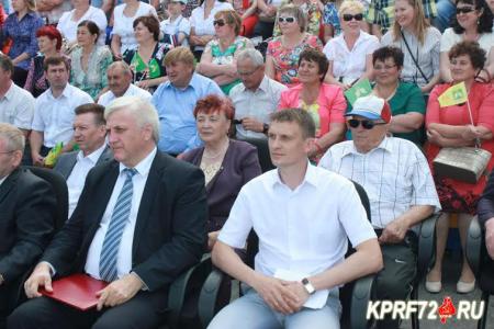 Тюменская область. Депутат-коммунист Тамара Казанцева поздравила Казанский район с 85-летием