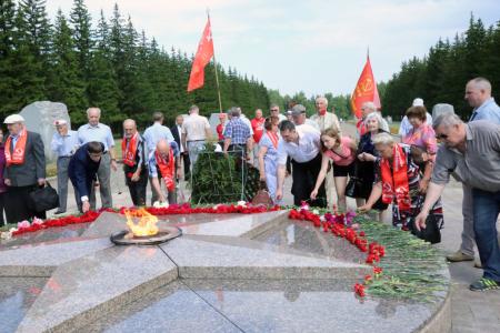 «Память о Героях священна!». Коммунисты Омской области приняли участие в траурных мероприятиях 22 июня