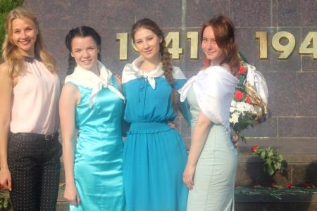 Свердловские коммунисты почтили память павших героев Великой Отечественной войны митингом-концертом