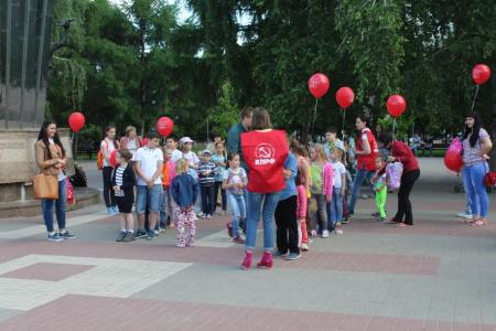 Воронеж. Должны смеяться дети…
