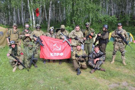 Целься под яблочко! Уральские коммунисты приняли участие в военно-спортивной игре