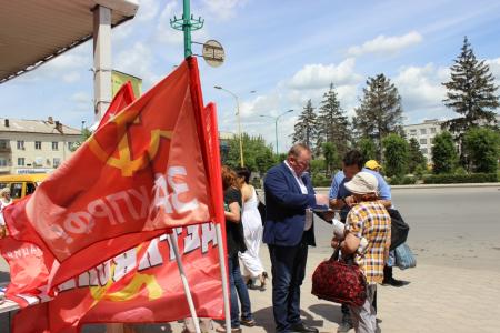 Волгоградские коммунисты дали старт народному референдуму