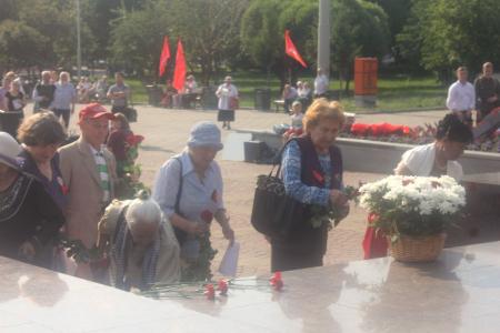 Свердловские коммунисты почтили память павших героев Великой Отечественной войны митингом-концертом