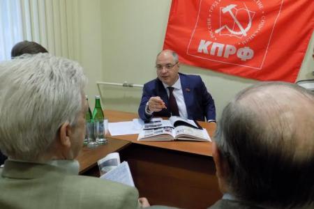 Воронежцы пожаловались депутату Госдумы Сергею Гаврилову на плохие дороги и проблемы с жильем