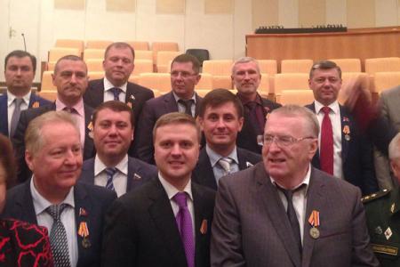 Группе депутатов Госдумы вручили медали Минобороны за законодательное содействие операции Вооруженных сил России в Сирии
