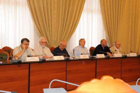 Руководитель фракции КПРФ Краснодарского краевого парламента Н.И. Осадчий провел «круглый стол» по проблемам русского языка и отечественной культуры