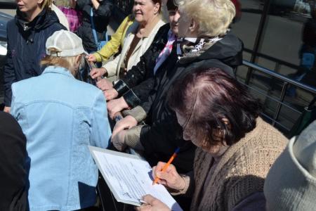 Олег Лебедев продолжает проводить массовые встречи с жителями Тульской области