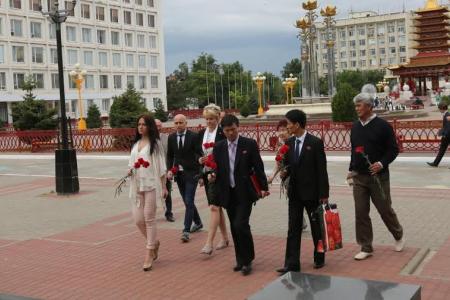 Делегации КПРФ и Трудовой партии Кореи, возглавляемые К.К. Тайсаевым и Ан Хен Мином, ознакомились с жизнью сегодняшней Калмыкии