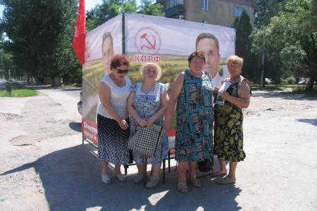 В Ростовской области выставлены агитационные кубы В.И. Бессонова