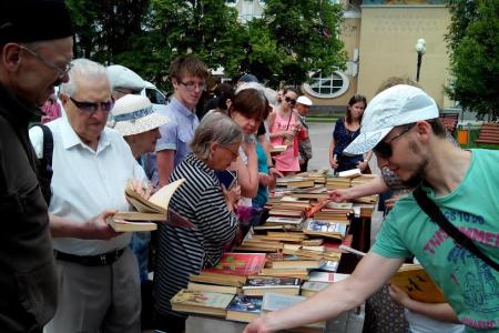 В Белгороде в День русского языка прошла бесплатная книжная ярмарка