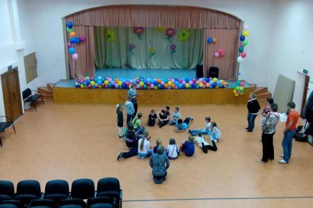 Южно-сахалинские коммунисты подарили детям праздник
