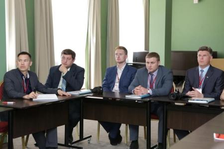 В учебном центре КПРФ Д.Г. Новиков открыл занятия для идеологов и пропагандистов