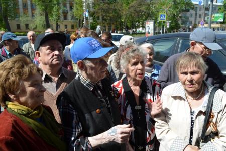Олег Лебедев продолжает проводить массовые встречи с жителями Тульской области