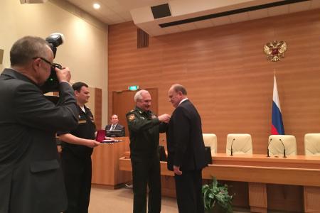 Группе депутатов Госдумы вручили медали Минобороны за законодательное содействие операции Вооруженных сил России в Сирии