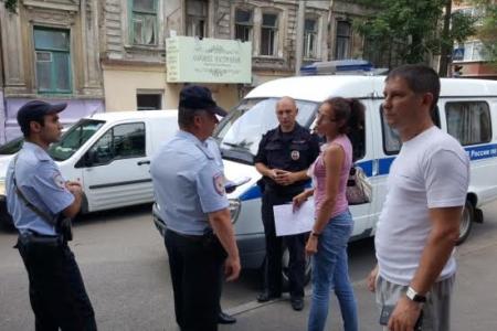 В Ростове неизвестные сорвали одиночный пикет в защиту лидера коммунистов Харькова Аллы Александровской