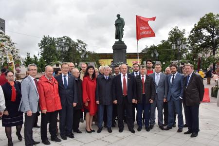 Поклон Пушкину