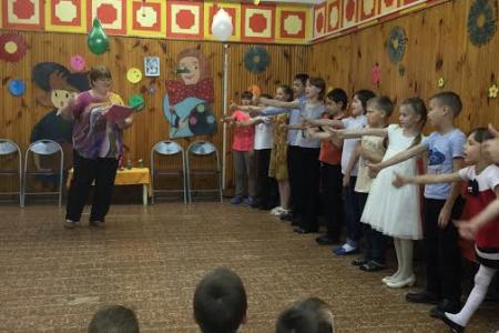 В День защиты детей первый секретарь Ивановского ОК КПРФ Владимир Кленов посетил детский противотуберкулезный диспансер