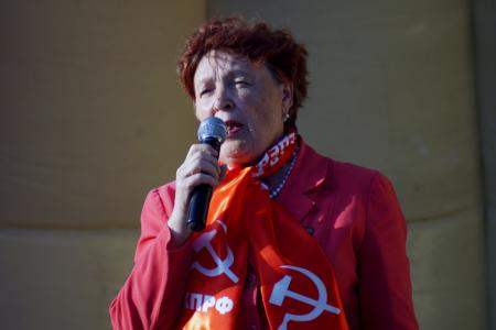 Тюменские коммунисты концертом отметили день Русского языка