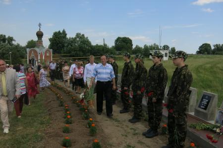 Чувашская Республика. Коммунисты приняли участие в открытии мемориального комплекса «Память» в деревне Ураево Магазь