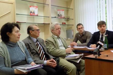 Воронежцы пожаловались депутату Госдумы Сергею Гаврилову на плохие дороги и проблемы с жильем