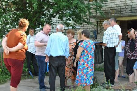 Волгоградская область. В Михайловском районе депутат Госдумы Николай Паршин встретился с медиками и воспитанниками бывшей школы-интерната им. Н.К.Крупской