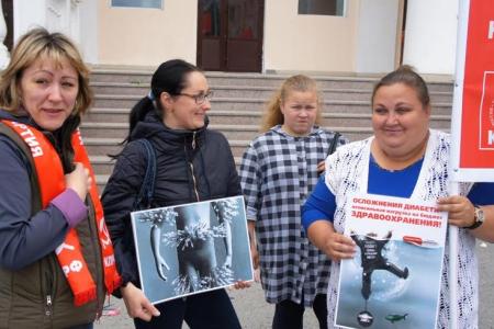 Как живет наше будущее? Акция курганских коммунистов в День защиты детей