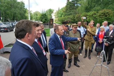 В Ставрополе Пушкинские дни под алым стягом начались с отправки гуманитарного груза в Новороссию
