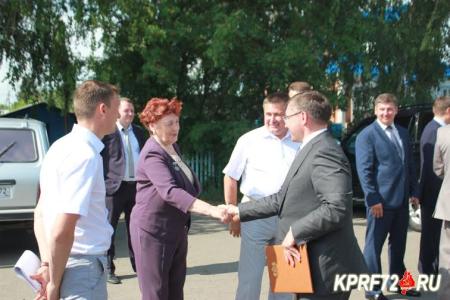 Тюменская область. Депутат-коммунист Тамара Казанцева поздравила Казанский район с 85-летием