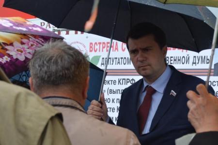 Тульская область. Депутат-коммунист Олег Лебедев продолжает встречи с жителями