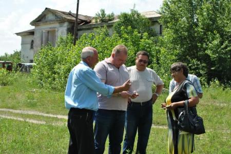Волгоградская область. В Михайловском районе депутат Госдумы Николай Паршин встретился с медиками и воспитанниками бывшей школы-интерната им. Н.К.Крупской