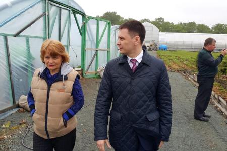Приморский край. Депутат-коммунист Госдумы Алексей Корниенко побывал на сельхозпредприятии в городе Артёме