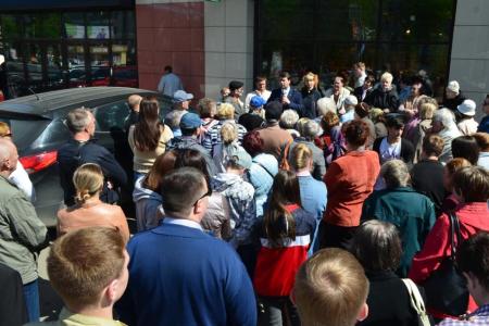 Олег Лебедев продолжает проводить массовые встречи с жителями Тульской области