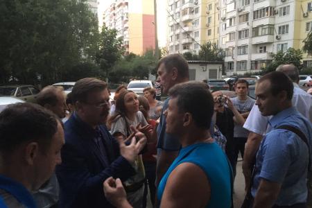 Краснодар. При поддержке КПРФ жильцы отстаивают свои права. Встречи С.К.Лузинова с избирателями