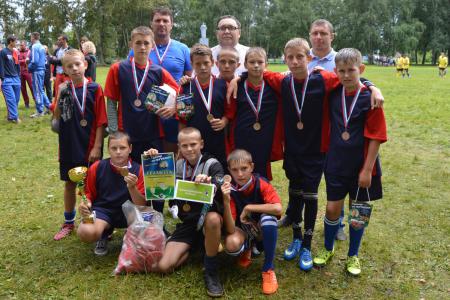 Вперед к победам! Алтайские коммунисты дали напутствие юным футболистам