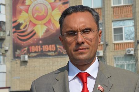 Ростовская область. В.И. Бессонову выдано удостоверение кандидата в депутаты Государственной Думы седьмого созыва