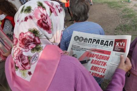 «Нам не к кому больше обратиться». Депутат Госдумы Александр Ющенко продолжает дворовые встречи с избирателями Уфы