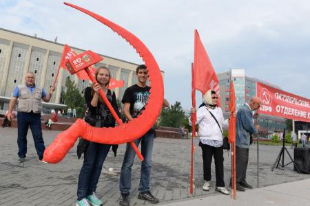 Новосибирцы потребовали повышения пенсий на митинге КПРФ