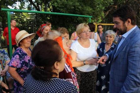 Нет поборам на капремонт! Депутат Госдумы Александр Ющенко проводит встречи с избирателями Уфы