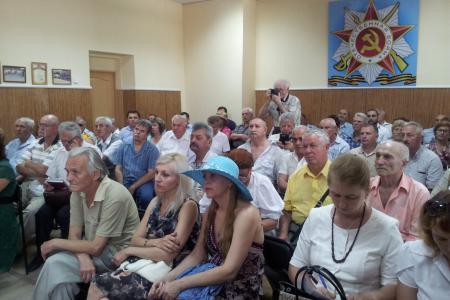 Н.М.Харитонов на окружном совещании партактива в Армавире: Обсуждены итоги XVI Съезда партии и определены ближайшие выборные задачи