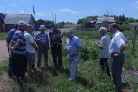 Оренбургская область. Сорочинцы семьями пришли на встречу с депутатами от КПРФ
