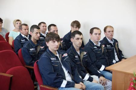 Депутат Госдумы Сергей Гаврилов поздравил победителей чемпионата профмастерства на ВАСО