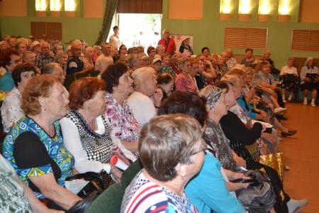 Нижегородская область. Депутат–коммунист Александр Тарнаев провел праздничные концерты для Детей войны