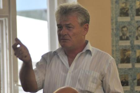 Город Пушкин. Депутаты-коммунисты Юрий Афонин и Владимир Дмитриев встретились с рабочими авиаремонтного завода 